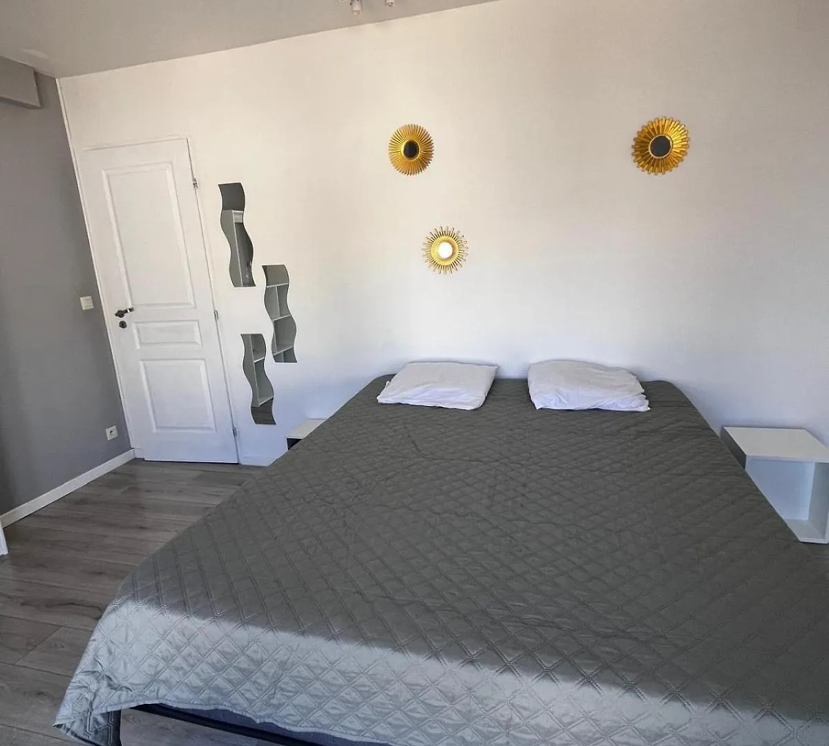 Maison Individuelle Grillon 4 Chambres 0*,  Francia